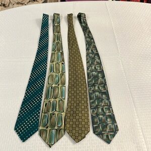 Men’s Bundle of 4 Beautiful Green Shades of Ties. Excellent condition.